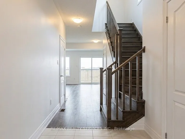 71 Sunset Way — Photo 2
