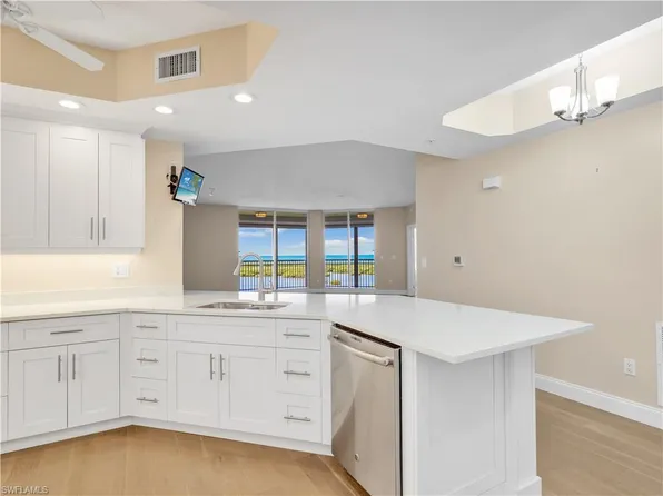 1001 Arbor Lake DR #1102, NAPLES, FL 34110