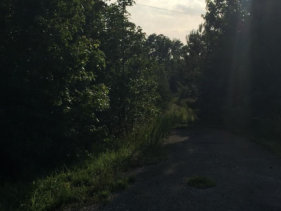 2nd image of Paul Pry Trail
