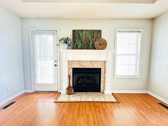 4th image of 3695 Aisle St
