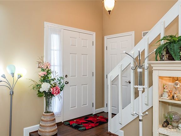 5th image of 1080 Foxshire Pl