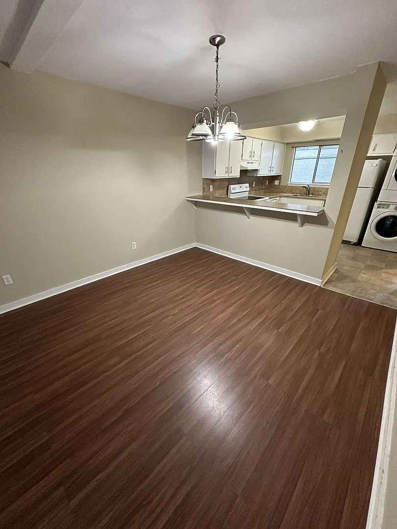 2 bd 1.5 ba Townhome — Photo 3