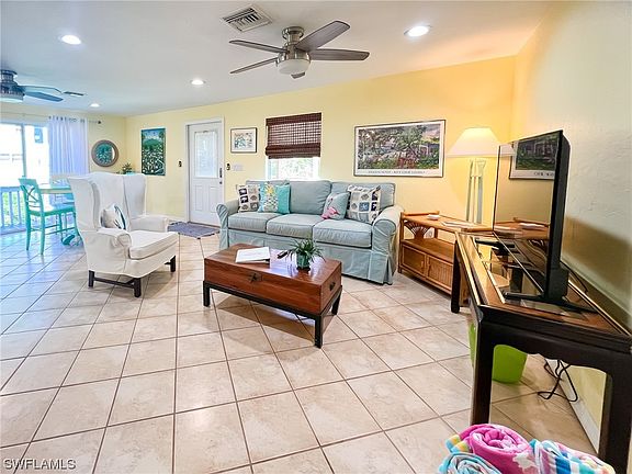 4th image of 181 White Pelican Dr