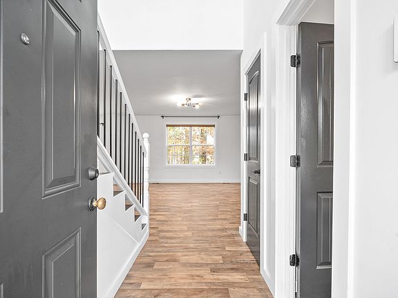 5th image of 1284 Morstead Dr