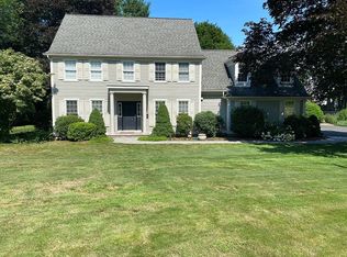 10 Briarwood Dr, Holyoke, MA 01040