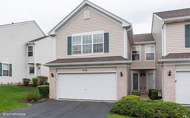 Great Corner Unit with private side entrance!