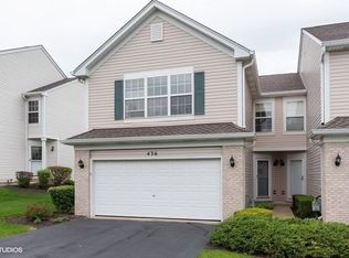 436 Windham Cove Dr, Crystal Lake, IL 60014