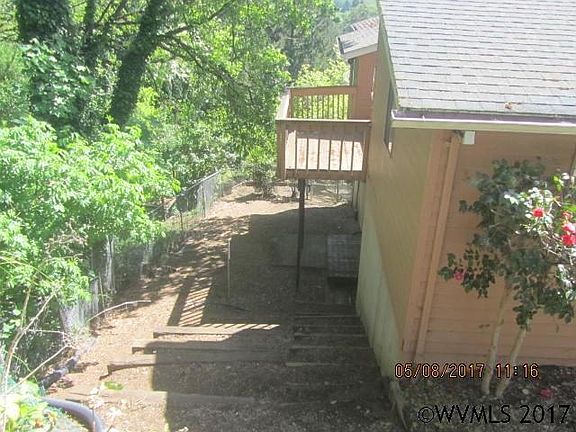 3rd image of 1450 Beaumont St NW