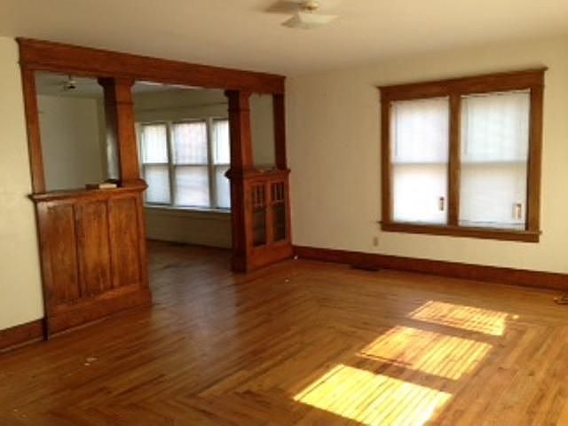 2nd image of 326 W Columbia St