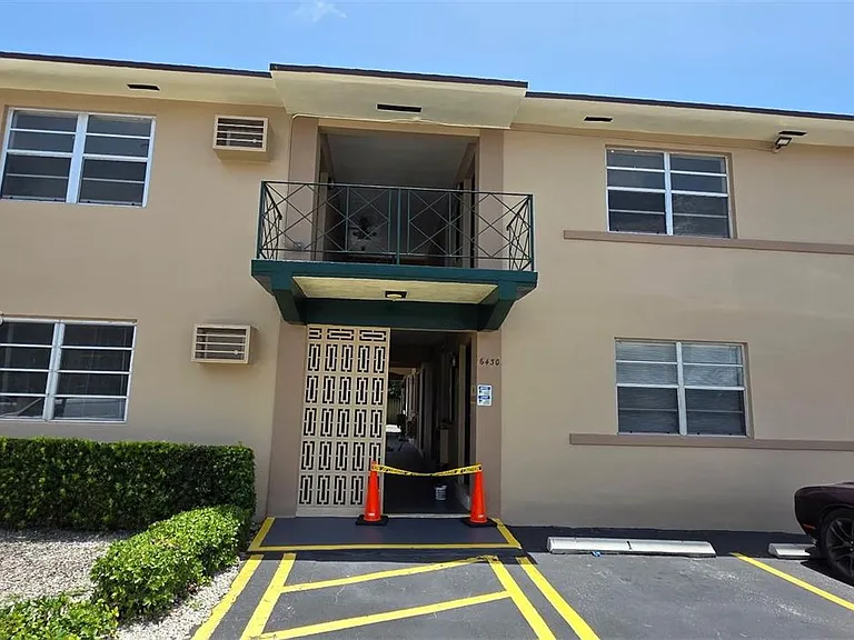 6430 W Flagler St #6 — Photo 17