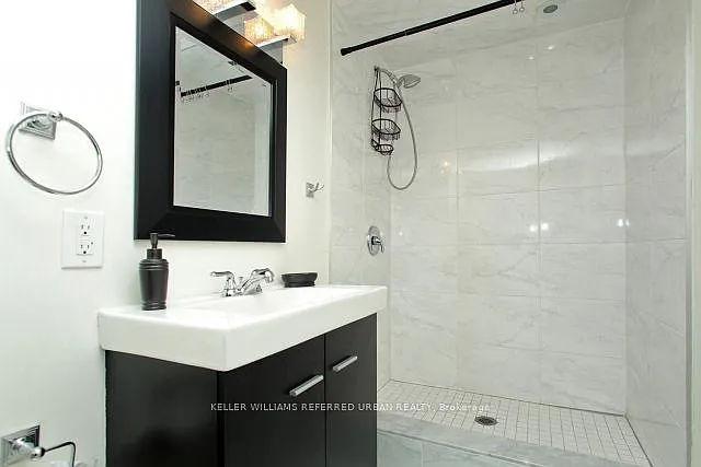 1353 Davenport Rd #1 — Photo 8