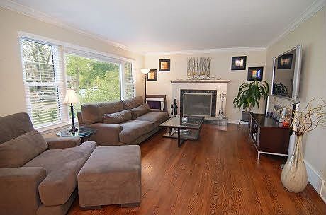 1st image of 4557 Clausen Ave