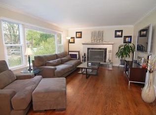 4557 Clausen Ave, Western Springs, IL 60558