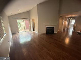 106B Cypress Point Cir, Mount Laurel, NJ 08054