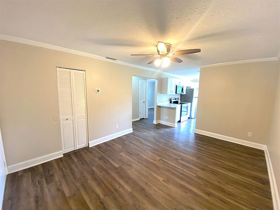 5th image of 3230 Thomasson Dr #D
