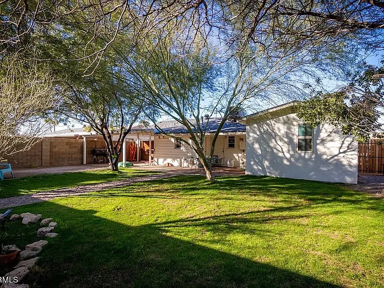 2711 W Carson Dr — Photo 15