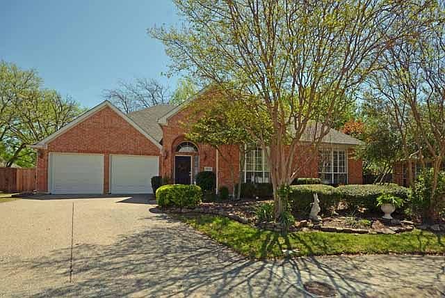 1st image of 5913 Mockingbird Ln