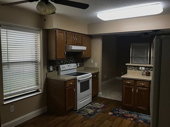 4th image of 7922 Longshadow Ct