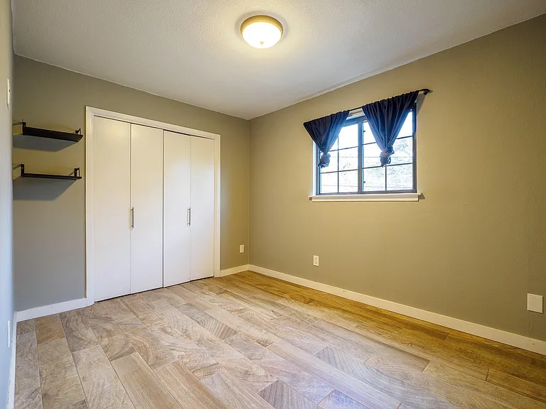 2302 E Side Dr #28 — Photo 15