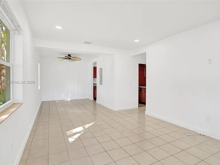 5985 SW 41st St #FRONT — Photo 12