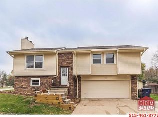 4332 Park Ct, Urbandale, IA 50322