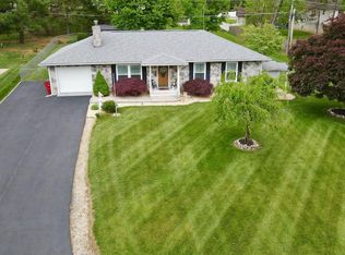 318 Packett Dr, Charles Town, WV