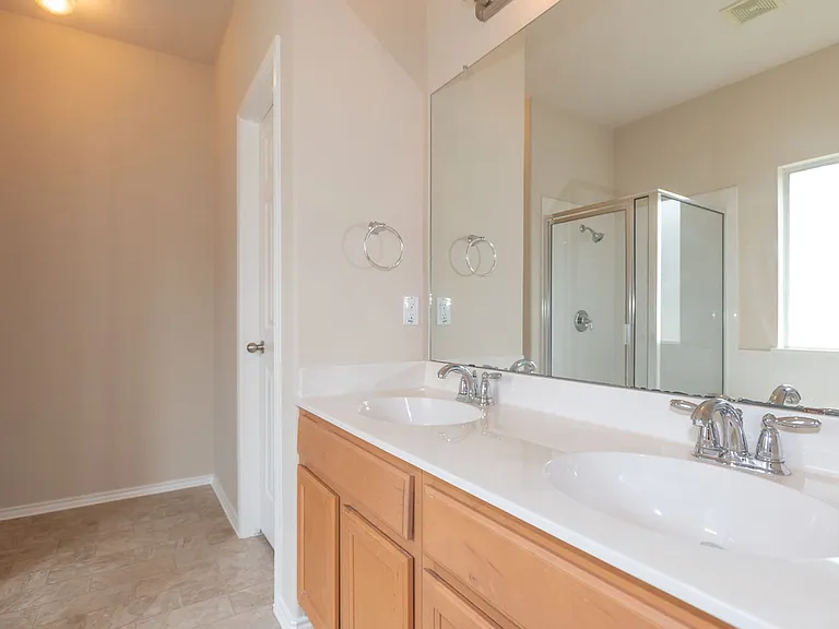 516 Sweet Leaf Ln — Photo 9