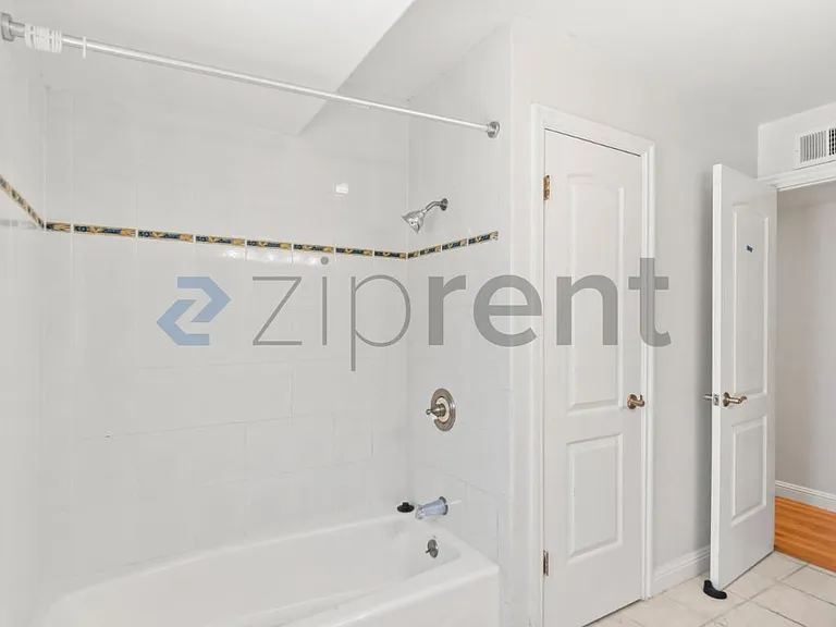 1426 Brookglen Dr — Photo 22