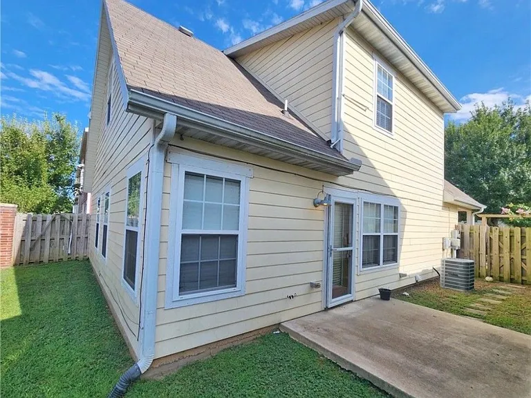 2800 Arbor Rd — Photo 17