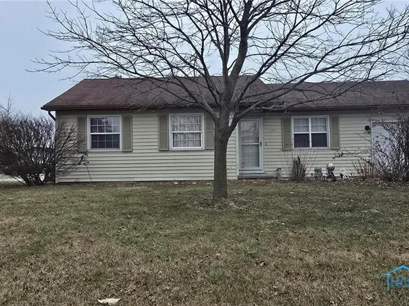 200 Valleywoods Dr, Swanton, OH 43558