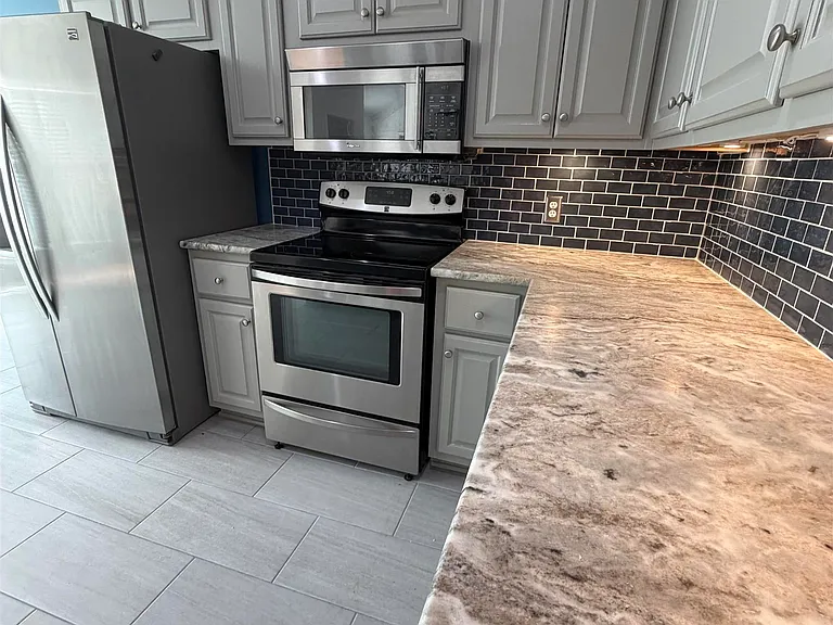 228 Tanner Point Dr — Photo 6