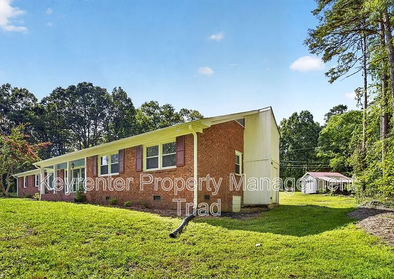 5108 Lakeshore Ct — Photo 36