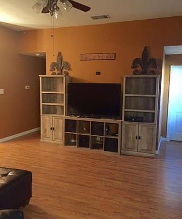 3rd image of 516 Whitney Dr