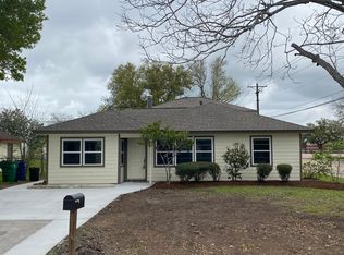 1117 Robinhood Ln, Angleton, TX 77515