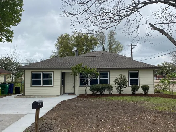 1117 Robinhood Ln, Angleton, TX 77515