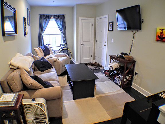 3rd image of 2631 Catharine St