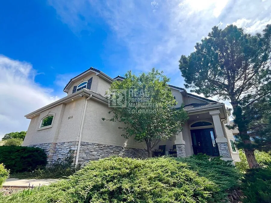 5016 Briscoglen Dr