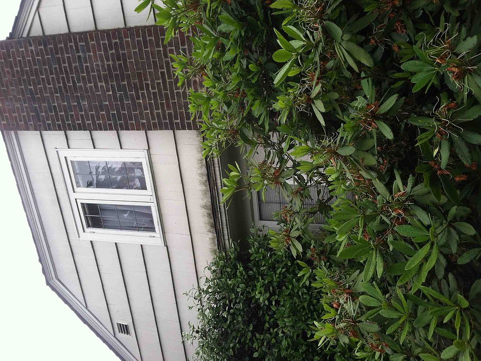 2nd image of 7558 Brooklyn Ave NE