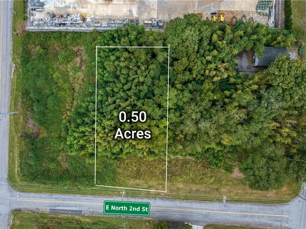 305 E North 2nd St, Seneca, SC 29678