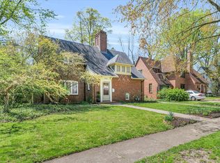 915 W White St, Champaign, IL 61821