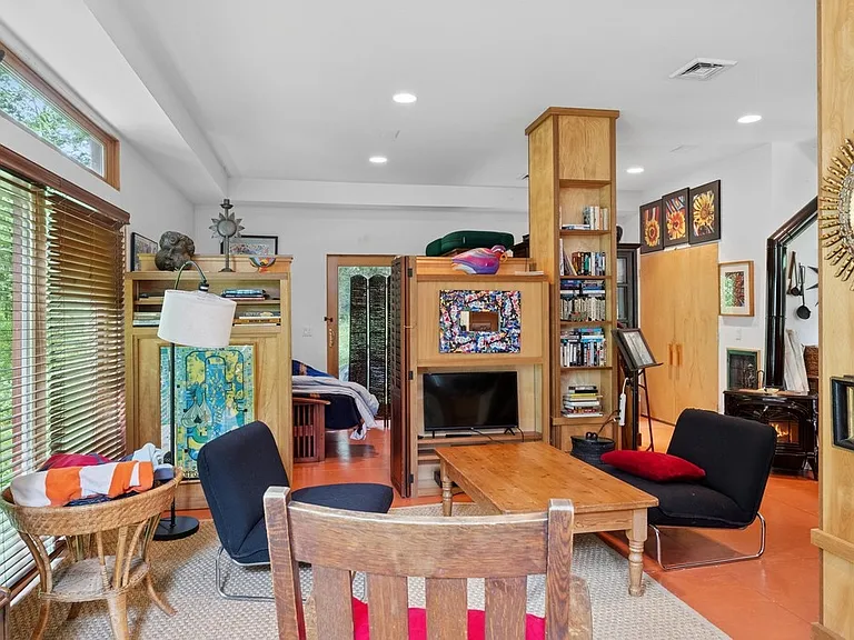 71 Greenleaf Ln — Photo 37