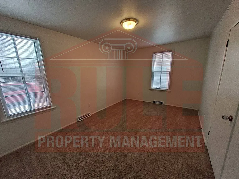512 E Atlantic St — Photo 16