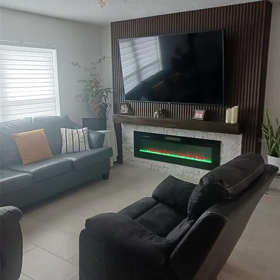92-92 Lake Villa Way — Photo 2