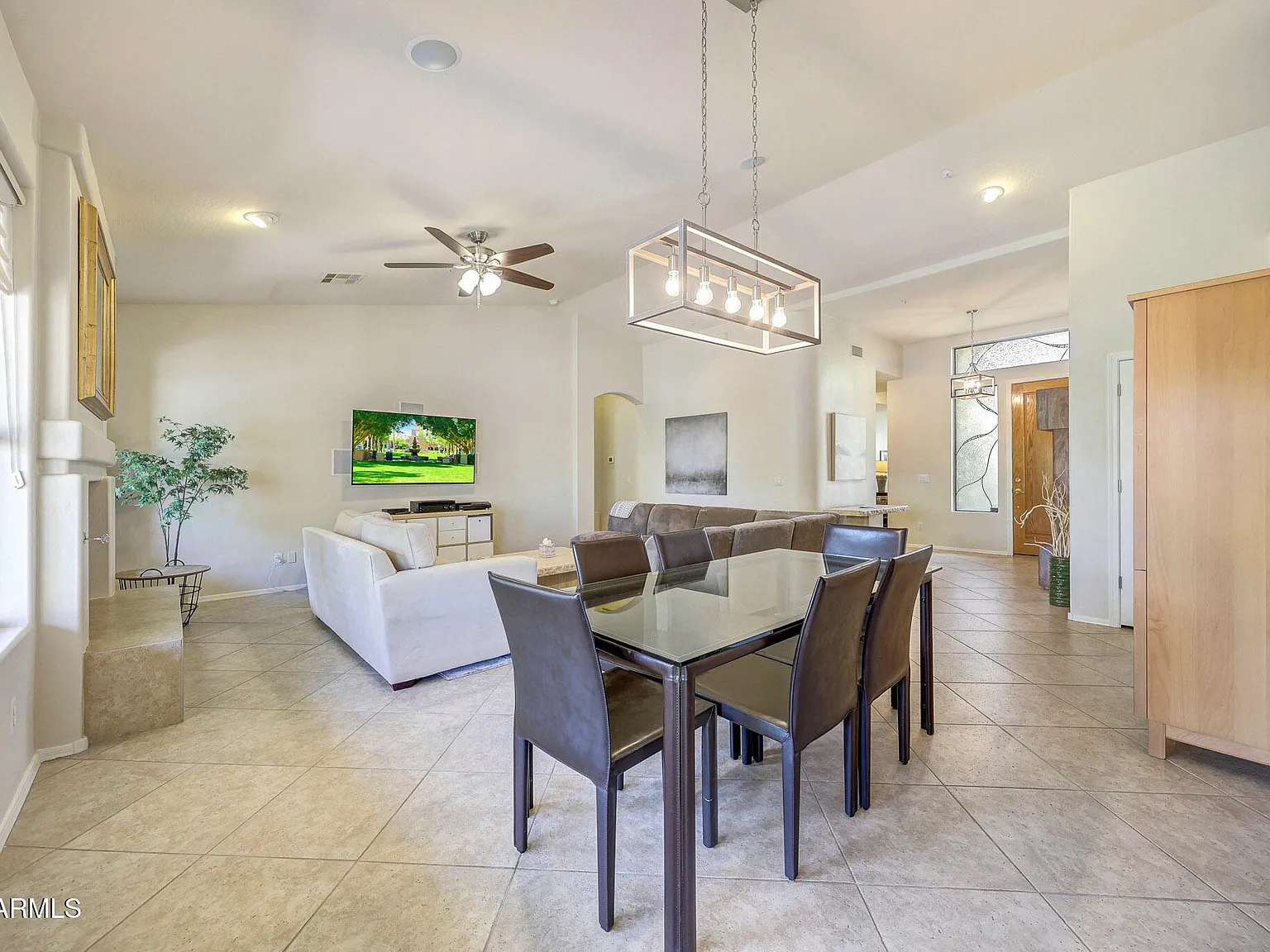 4 bed, 2.0 bath, 2152 sqft, $5,500 — Photo 4