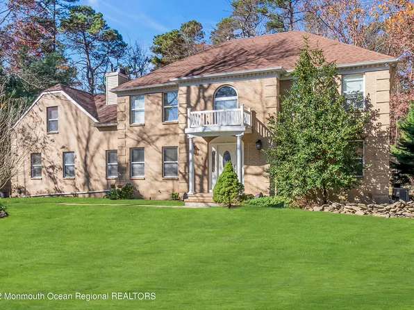 6 Pitney Lane, Jackson, NJ 08527