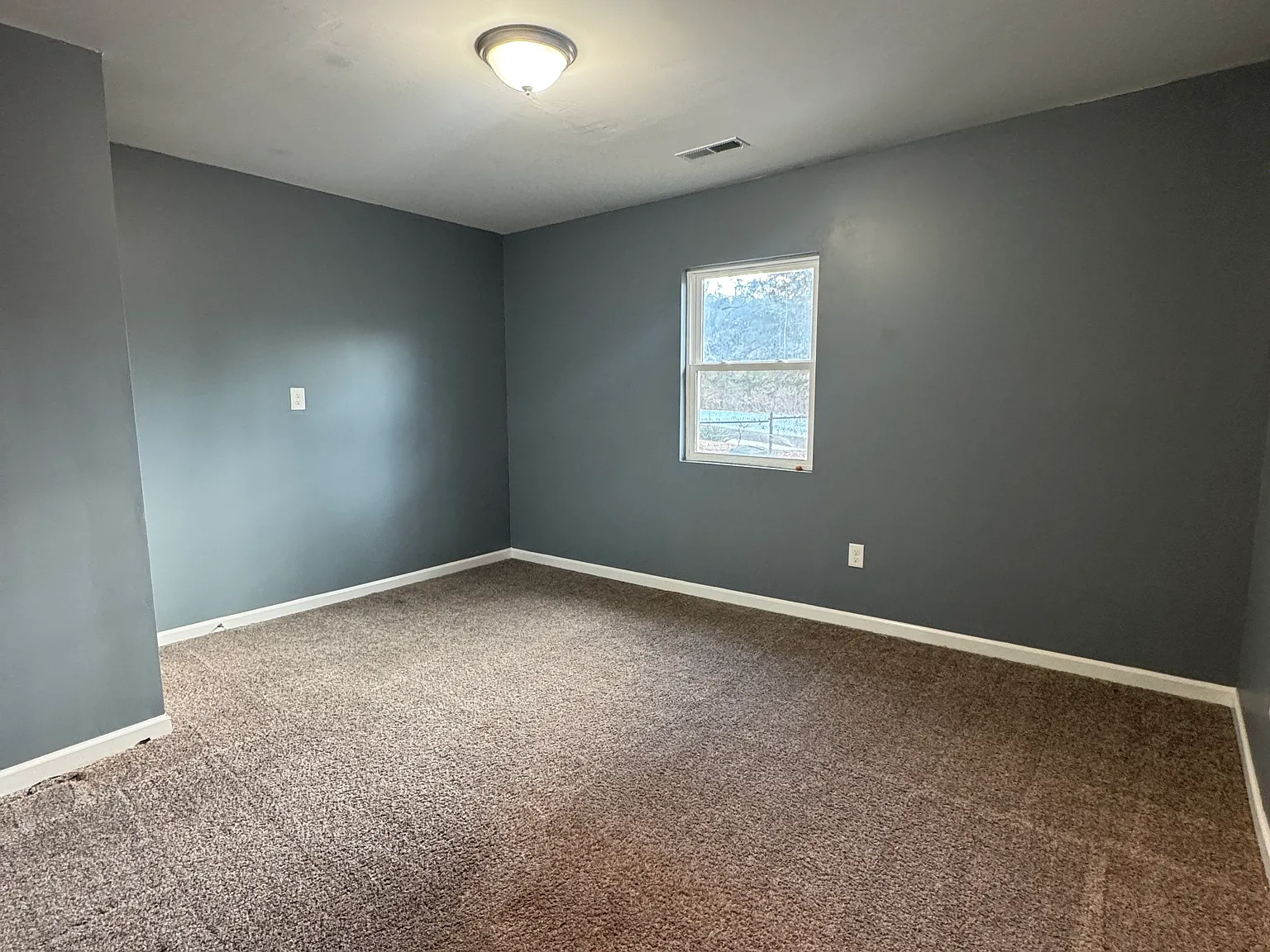 3 bed, 1400 sqft, $1,950 — Photo 4