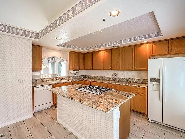 8939 Dove Cove Dr — Photo 12