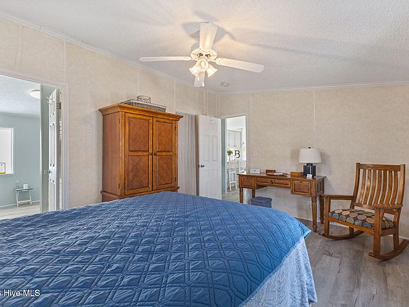 5th image of 106 Bay Harbor Court