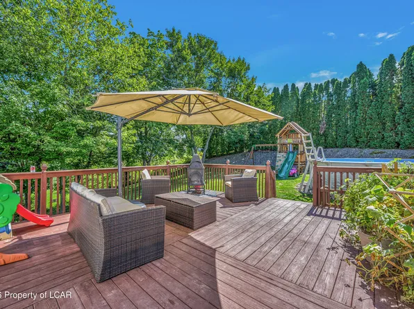 85 Valley View Dr, Mountain Top, PA 18707