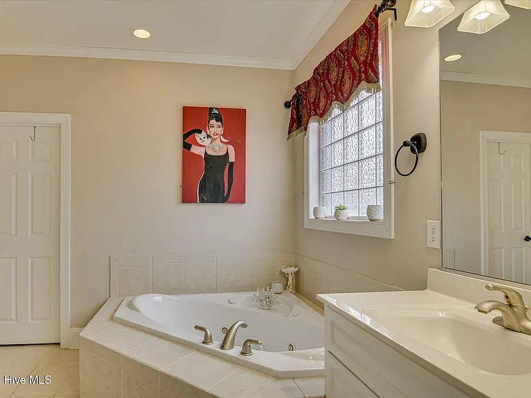 1622 Jamestown Ave — Photo 33